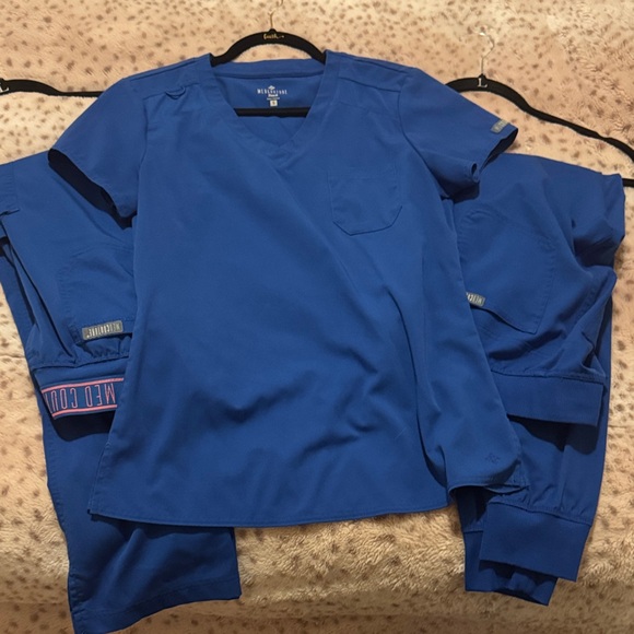 Med Couture Blue Scrub Set - Picture 1 of 1